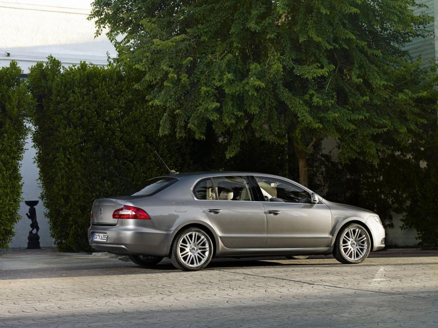  Skoda Superb 2008 года  (фото 52 из 131)
